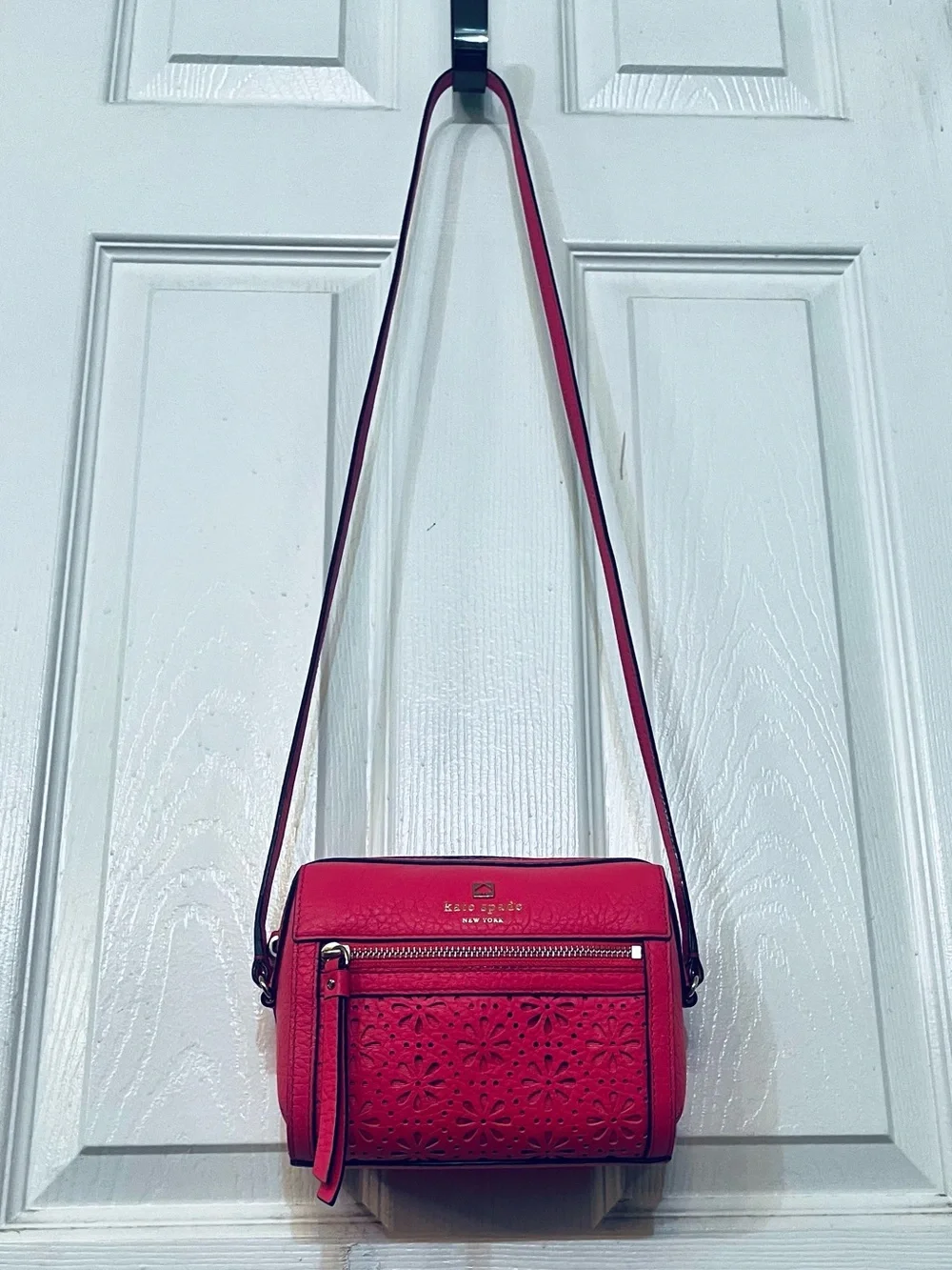 Kate Spade New York Perri Lane Looloo Pink Leather Laser Cut Crossbody Bag EUC